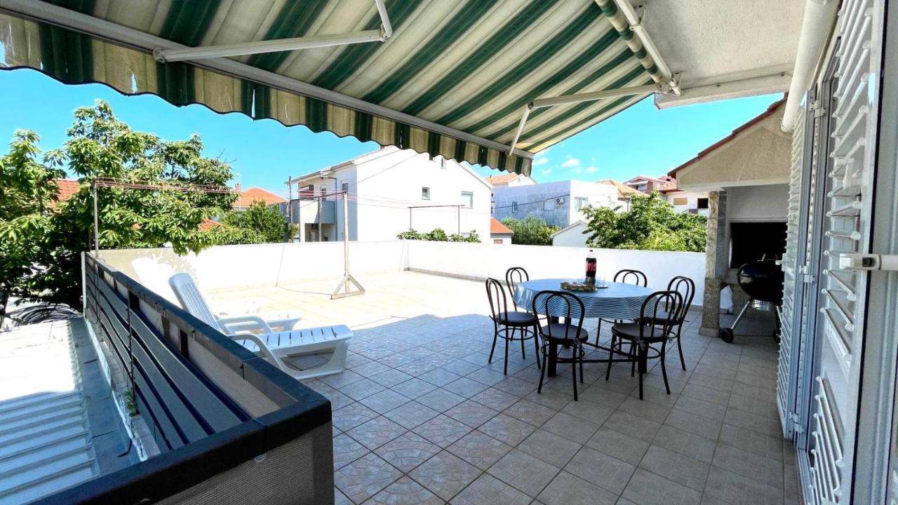 Apartment For 6 + Free Parking Place Задар Екстер'єр фото