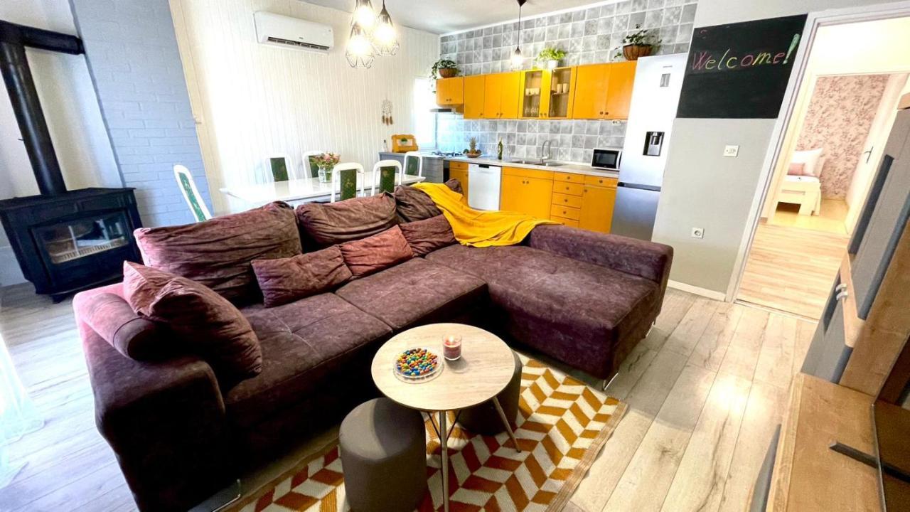 Apartment For 6 + Free Parking Place Задар Екстер'єр фото