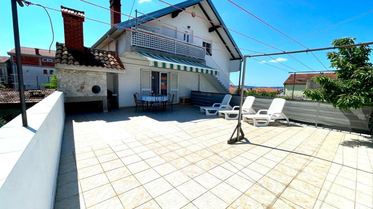 Apartment For 6 + Free Parking Place Задар Екстер'єр фото