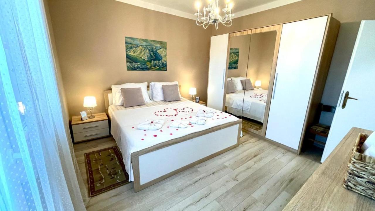 Apartment For 6 + Free Parking Place Задар Екстер'єр фото