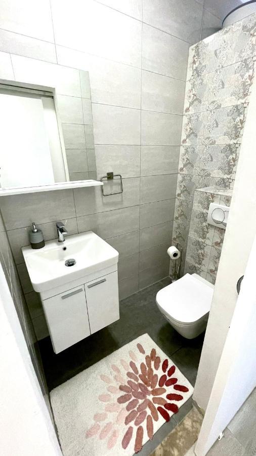 Apartment For 6 + Free Parking Place Задар Екстер'єр фото