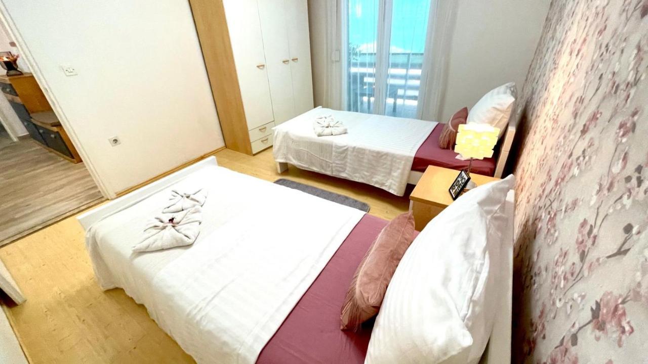 Apartment For 6 + Free Parking Place Задар Екстер'єр фото